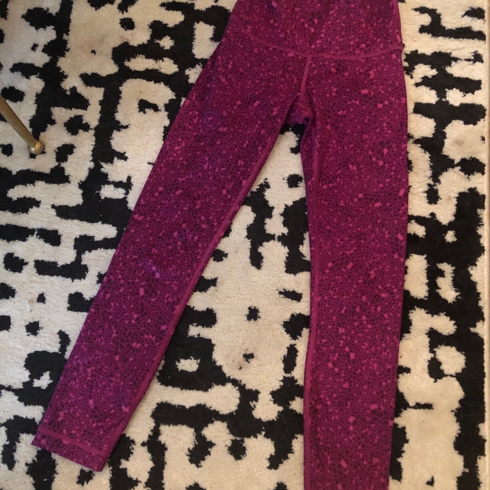 Lululemon magenta leggings